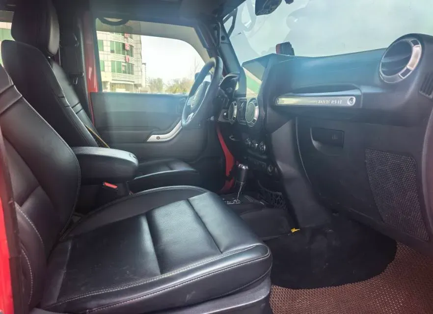 2017 Jeep Wrangler 3.6L 284HP V6 5AT,autocango,china used car exporter,china ev exporter,chinese used car exporter,chinese used ev exporter