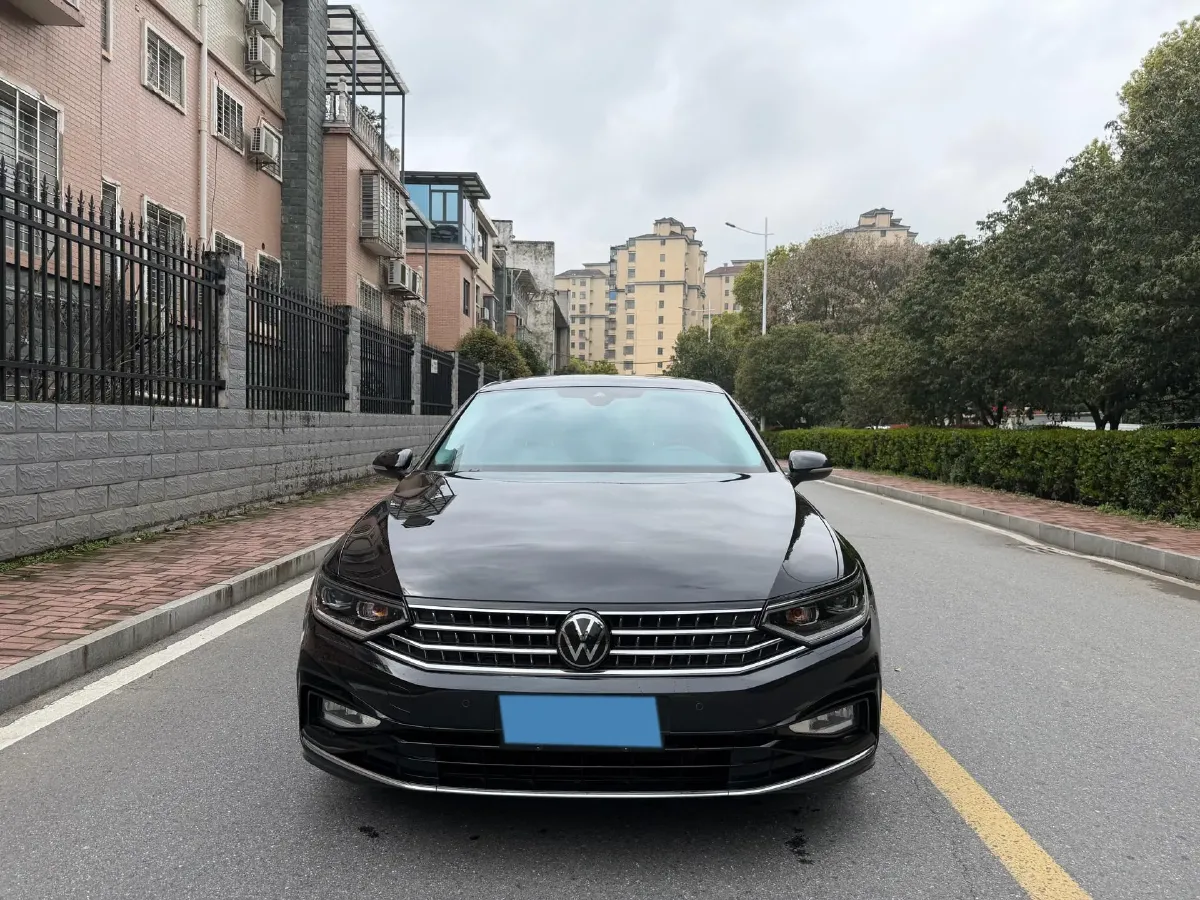 2023 Volkswagen Magotan 2.0T 186HP L4 7DCT,autocango,china used car exporter,china ev exporter,chinese used car exporter,chinese used ev exporter