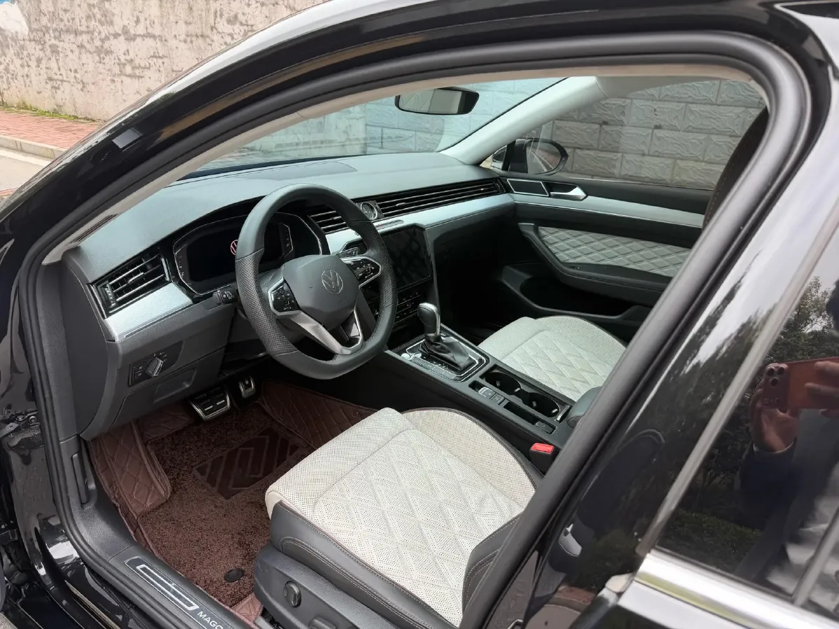 2023 Volkswagen Magotan 2.0T 186HP L4 7DCT,autocango,china used car exporter,china ev exporter,chinese used car exporter,chinese used ev exporter