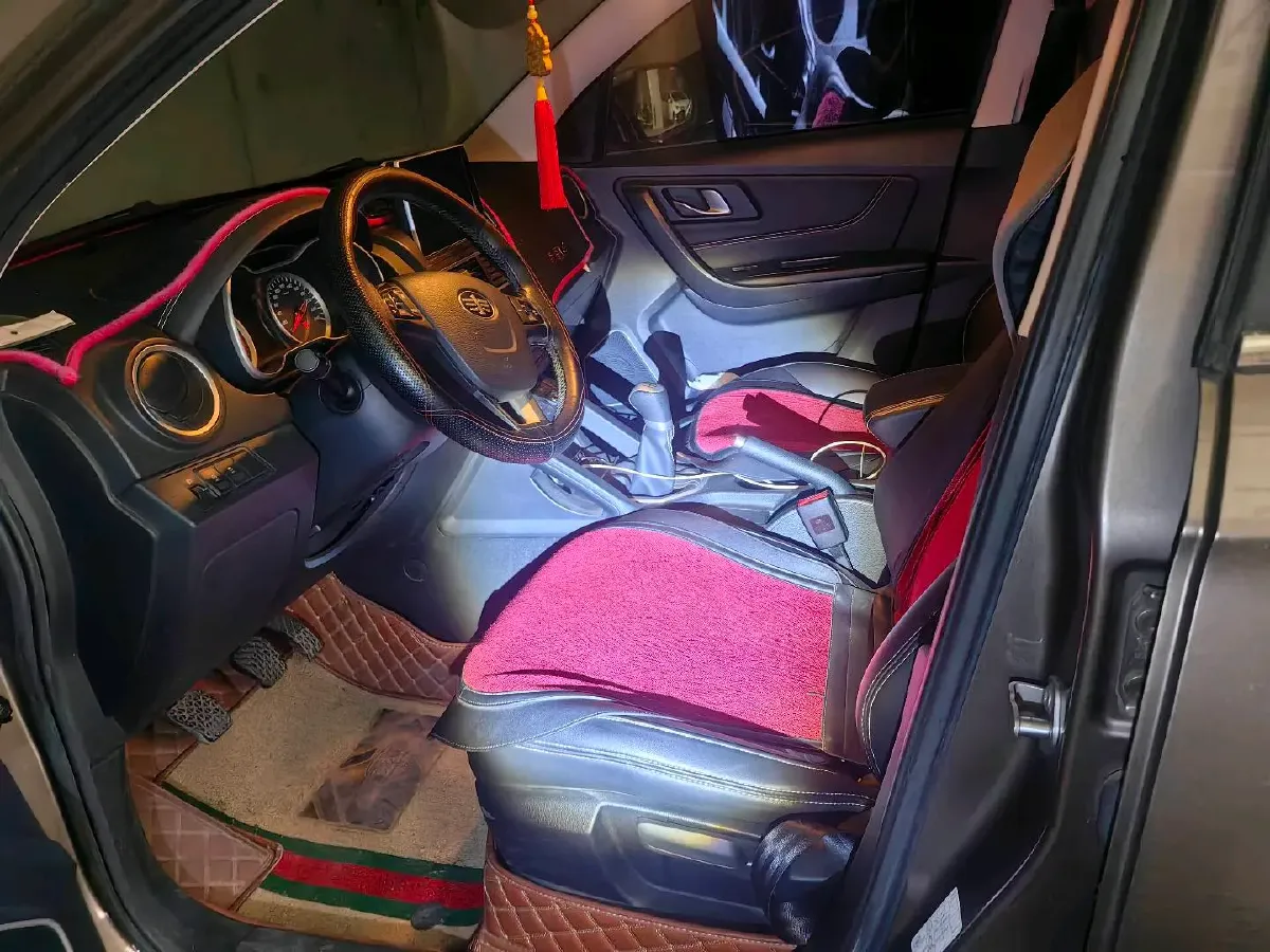 2018 Bestune X40 1.6L 114HP L4 5MT,autocango,china used car exporter,china ev exporter,chinese used car exporter,chinese used ev exporter