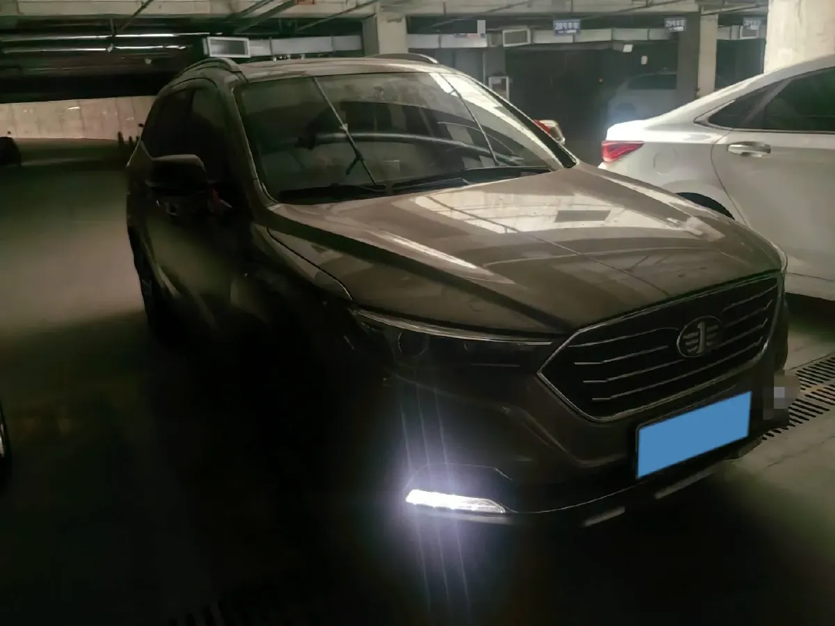 2018 Bestune X40 1.6L 114HP L4 5MT,autocango,china used car exporter,china ev exporter,chinese used car exporter,chinese used ev exporter