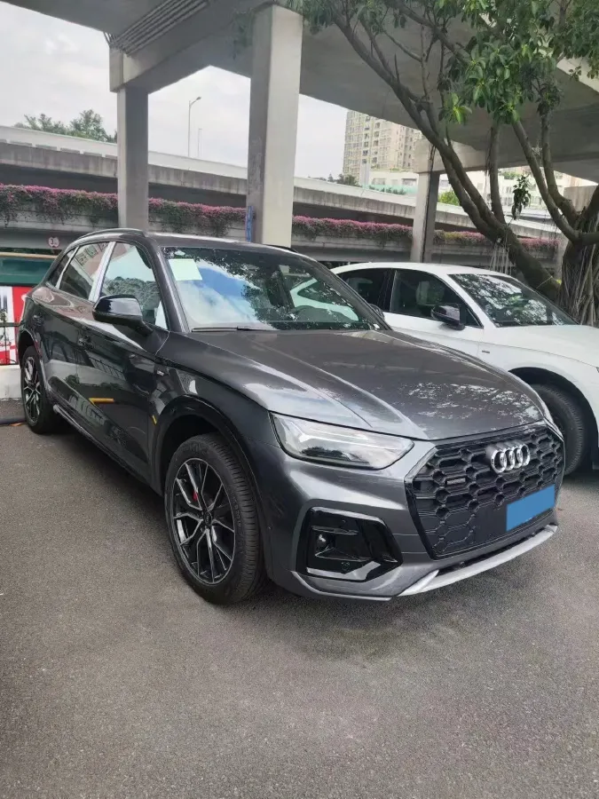 2023 Audi Q5L 2.0T 245HP L4 7DCT,autocango,china used car exporter,china ev exporter,chinese used car exporter,chinese used ev exporter