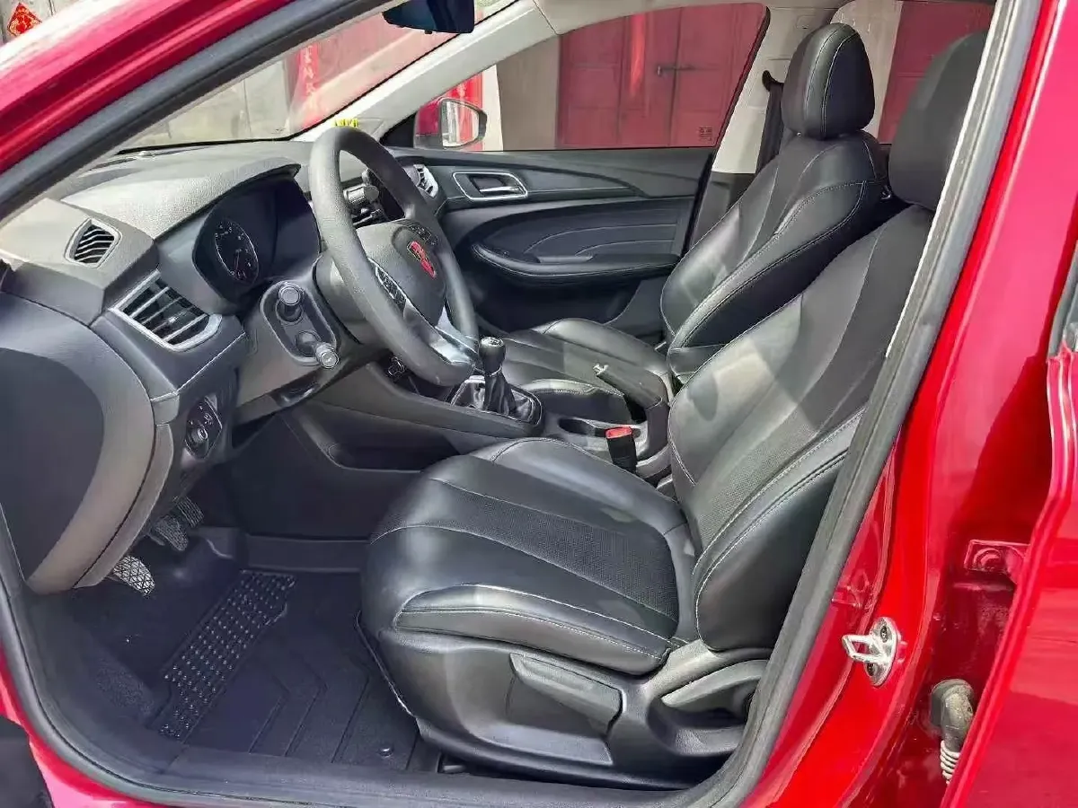 2019 Roewe i5 1.5L 120HP L4 5MT,autocango,china used car exporter,china ev exporter,chinese used car exporter,chinese used ev exporter