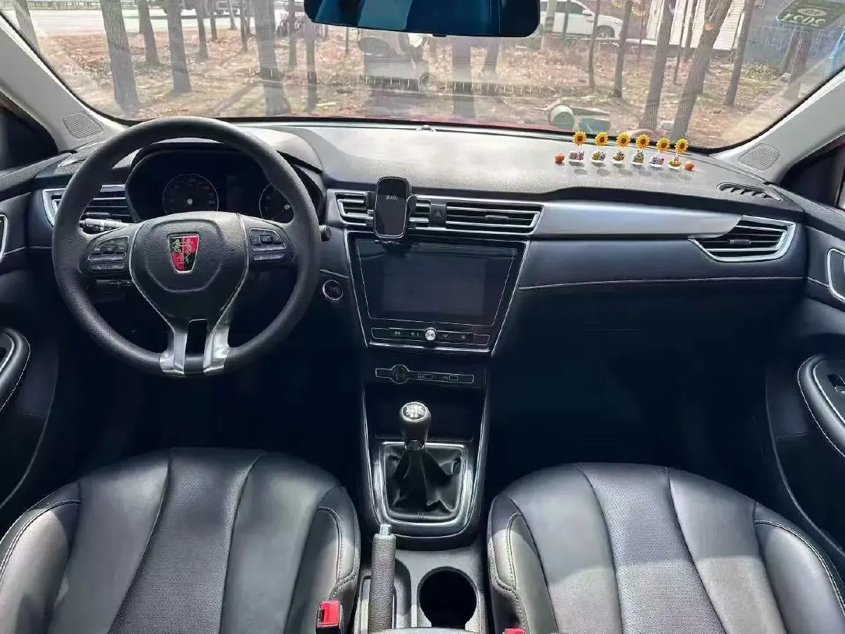 2019 Roewe i5 1.5L 120HP L4 5MT,autocango,china used car exporter,china ev exporter,chinese used car exporter,chinese used ev exporter