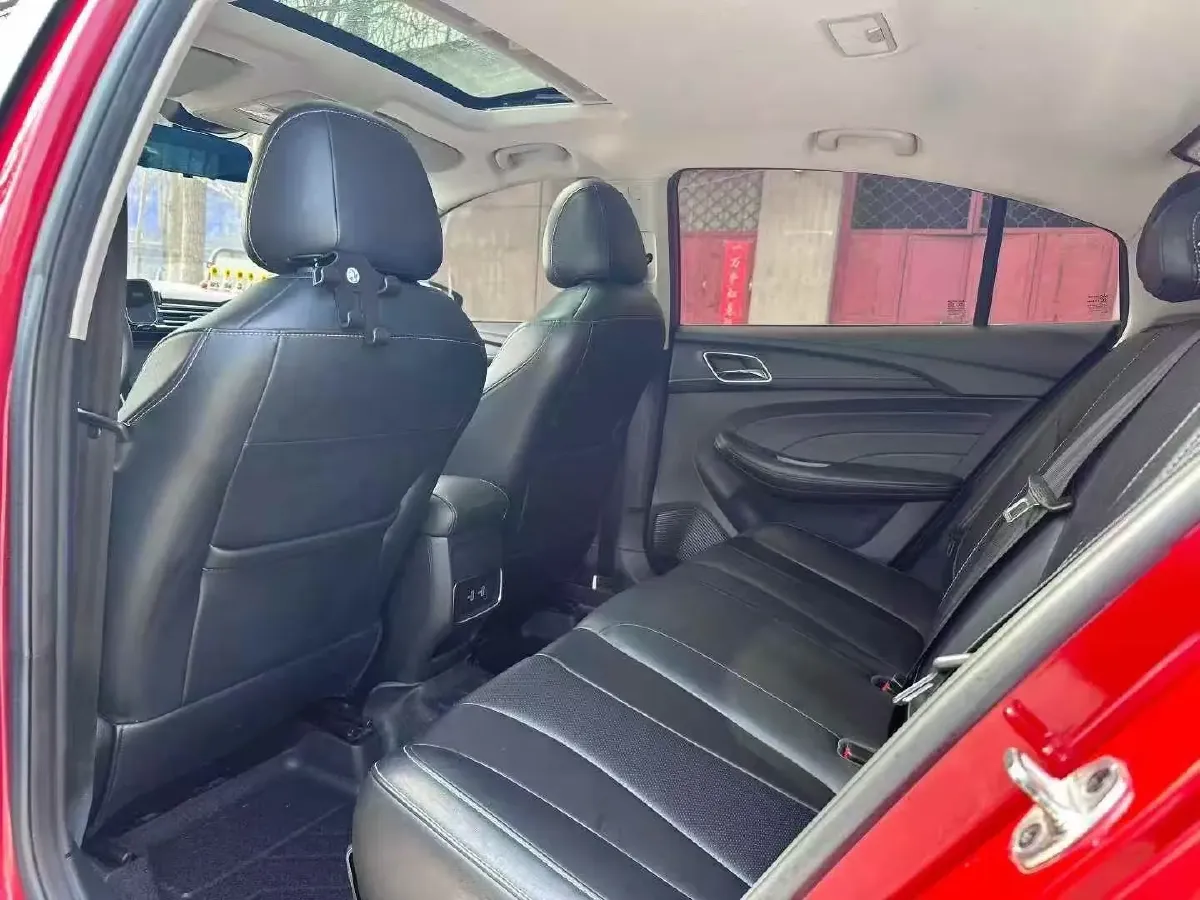2019 Roewe i5 1.5L 120HP L4 5MT,autocango,china used car exporter,china ev exporter,chinese used car exporter,chinese used ev exporter
