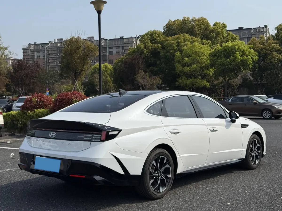 2024 Hyundai Sonata 1.5T 170HP L4 8AT,autocango,china used car exporter,china ev exporter,chinese used car exporter,chinese used ev exporter