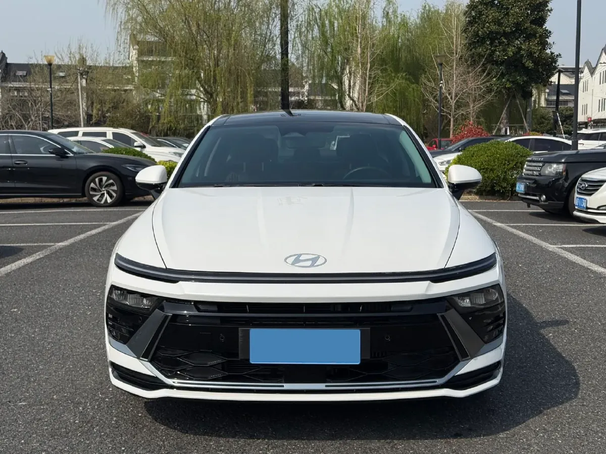 2024 Hyundai Sonata 1.5T 170HP L4 8AT,autocango,china used car exporter,china ev exporter,chinese used car exporter,chinese used ev exporter