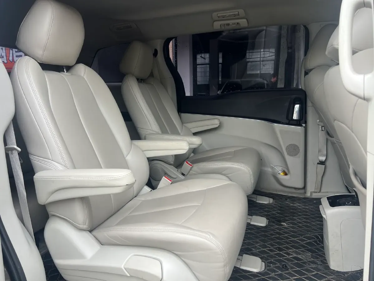 2023 Buick GL8 2.0T 237HP L4 9AT,autocango,china used car exporter,china ev exporter,chinese used car exporter,chinese used ev exporter