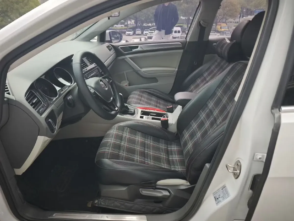 2018 Volkswagen Golf 1.4T 131HP L4 7DCT,autocango,china used car exporter,china ev exporter,chinese used car exporter,chinese used ev exporter