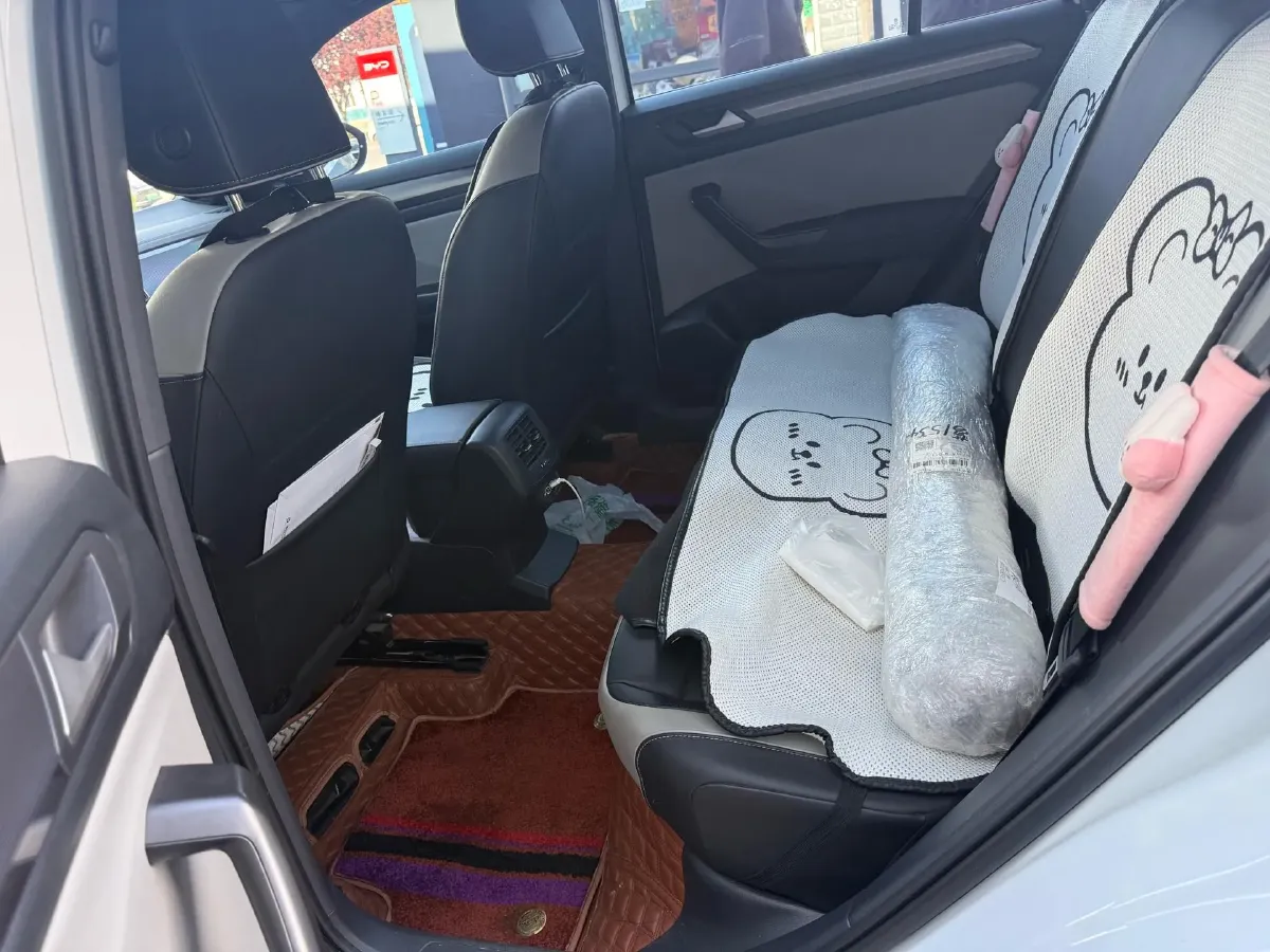 2024 Volkswagen T-Roc 1.5T 160HP L4 7DCT,autocango,china used car exporter,china ev exporter,chinese used car exporter,chinese used ev exporter