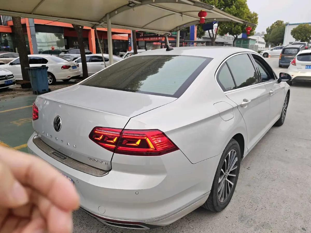 2020 Volkswagen Magotan 2.0T 186HP L4 7DCT,autocango,china used car exporter,china ev exporter,chinese used car exporter,chinese used ev exporter