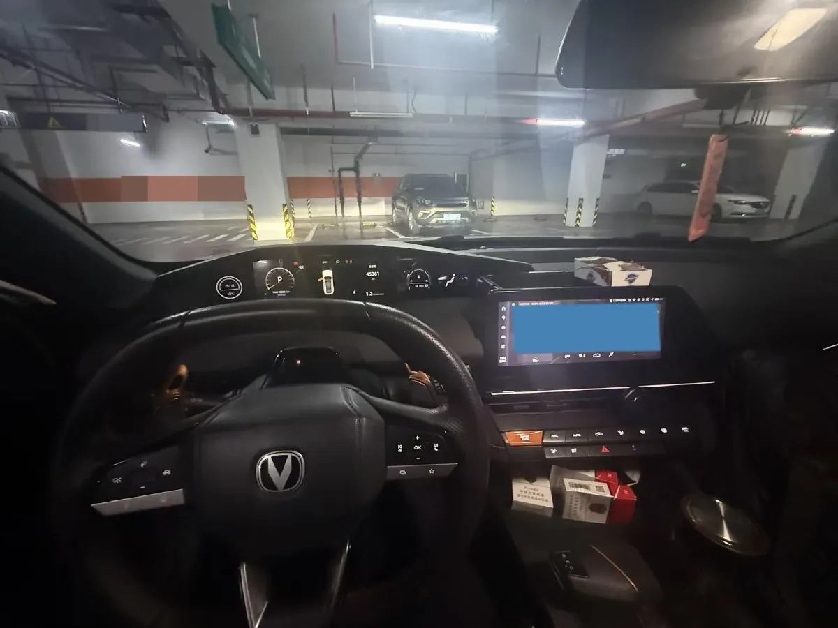 2022 ChangAn UNI-V 1.5T 188HP L4 7DCT,autocango,china used car exporter,china ev exporter,chinese used car exporter,chinese used ev exporter