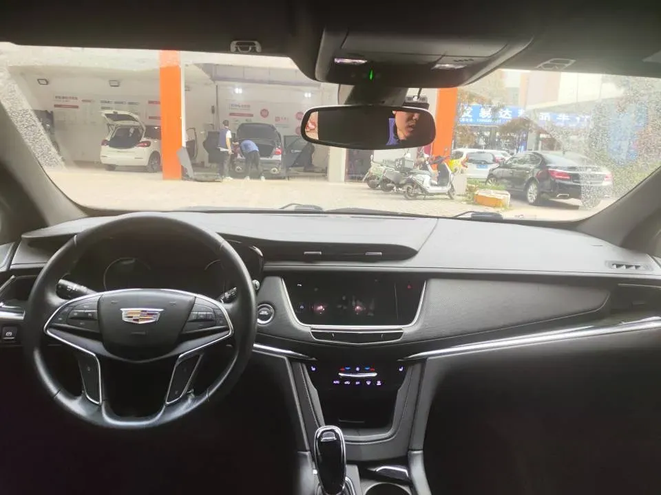 2021 Cadillac XT5 2.0T 237HP L4 9AT,autocango,china used car exporter,china ev exporter,chinese used car exporter,chinese used ev exporter