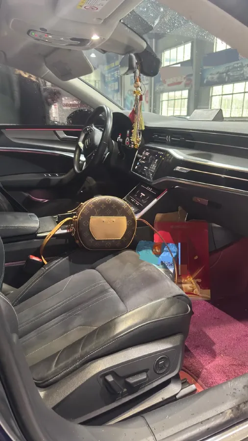 2022 Cadillac XT6 2.0T 237HP L4 9AT,autocango,china used car exporter,china ev exporter,chinese used car exporter,chinese used ev exporter