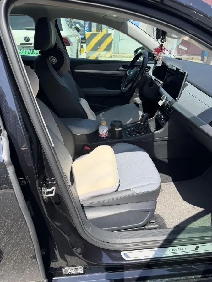 2023 Volkswagen Lavida 1.5L 110HP L4 6AT,autocango,china used car exporter,china ev exporter,chinese used car exporter,chinese used ev exporter