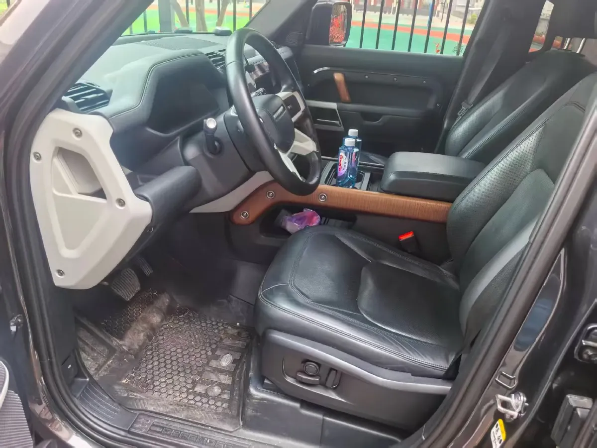 2023 Land Rover Defender 3.0T 400HP L6 8AT,autocango,china used car exporter,china ev exporter,chinese used car exporter,chinese used ev exporter