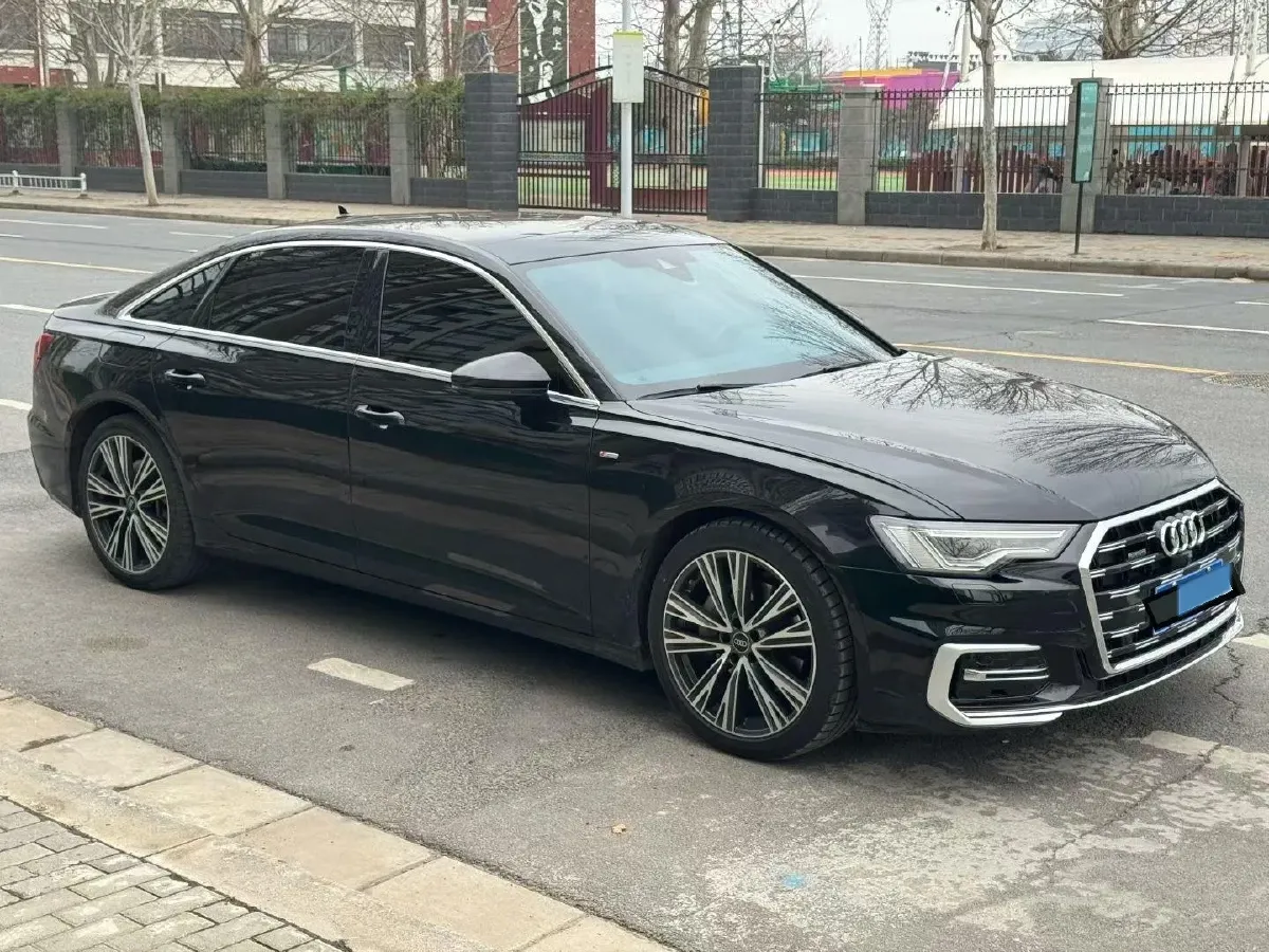 2023 Audi A6L 2.0T 245HP L4 7DCT,autocango,china used car exporter,china ev exporter,chinese used car exporter,chinese used ev exporter