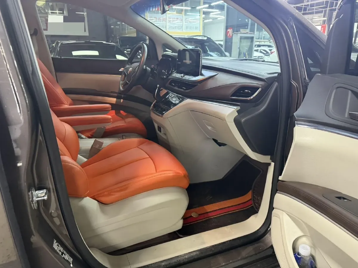 2023 Buick GL8 2.0T 237HP L4 9AT,autocango,china used car exporter,china ev exporter,chinese used car exporter,chinese used ev exporter