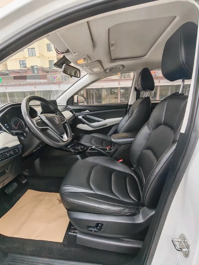 2019 BaoJun 530 1.5T 151HP L4 CVT,autocango,china used car exporter,china ev exporter,chinese used car exporter,chinese used ev exporter