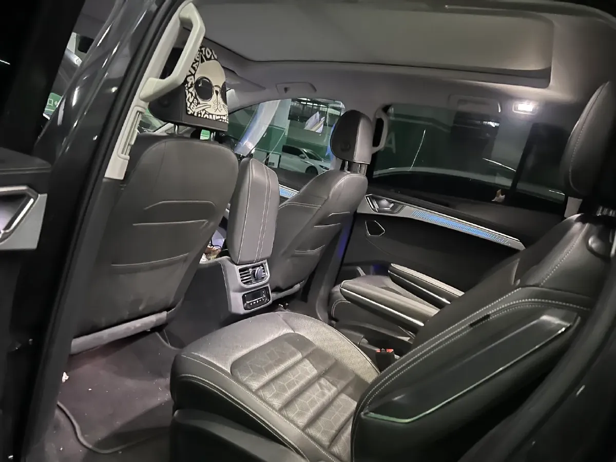 2022 Volkswagen Talagon 2.0T 220HP L4 7DCT,autocango,china used car exporter,china ev exporter,chinese used car exporter,chinese used ev exporter