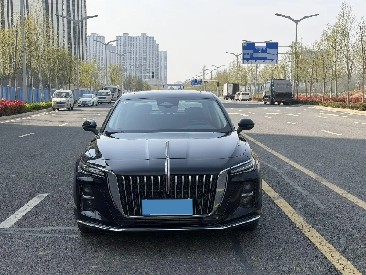 2025 HongQi H5 1.5T 169HP L4 1DHT Hybrid,autocango,china used car exporter,china ev exporter,chinese used car exporter,chinese used ev exporter