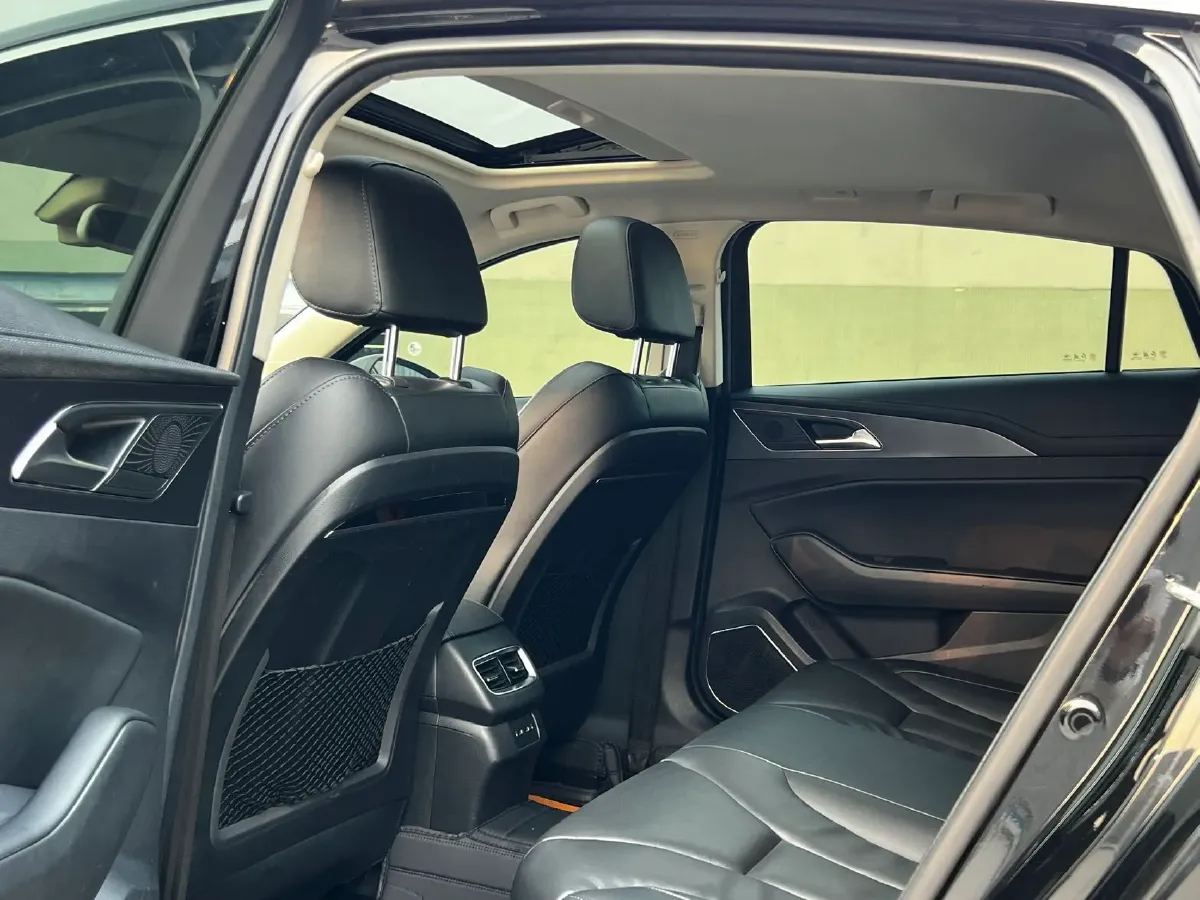 2020 HongQi H5 1.8T 197HP L4 6AT,autocango,china used car exporter,china ev exporter,chinese used car exporter,chinese used ev exporter