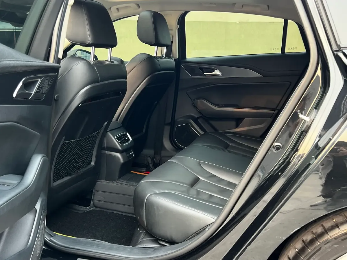 2020 HongQi H5 1.8T 197HP L4 6AT,autocango,china used car exporter,china ev exporter,chinese used car exporter,chinese used ev exporter