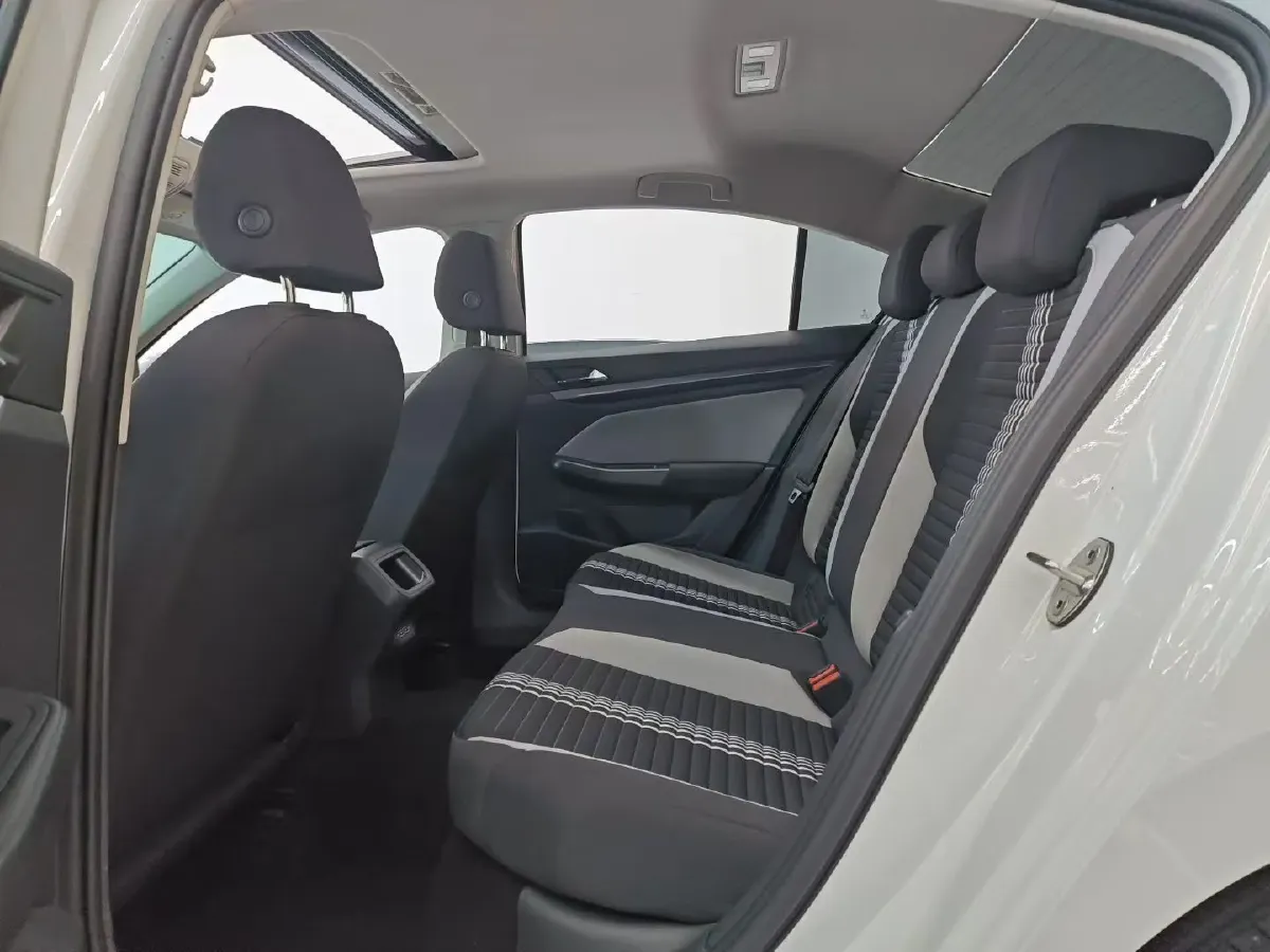 2023 Volkswagen Bora 1.5L 113HP L4 6AT,autocango,china used car exporter,china ev exporter,chinese used car exporter,chinese used ev exporter