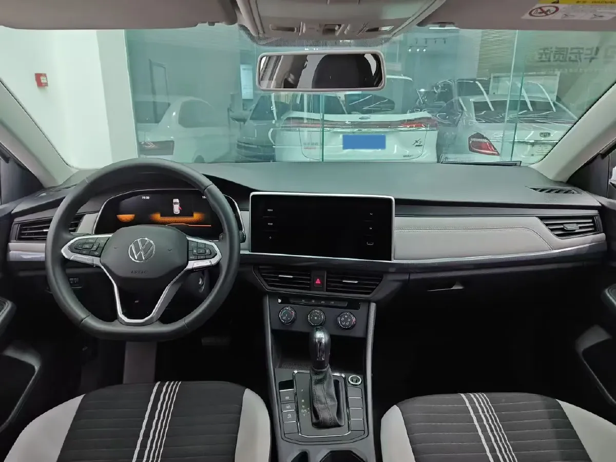 2023 Volkswagen Bora 1.5L 113HP L4 6AT,autocango,china used car exporter,china ev exporter,chinese used car exporter,chinese used ev exporter