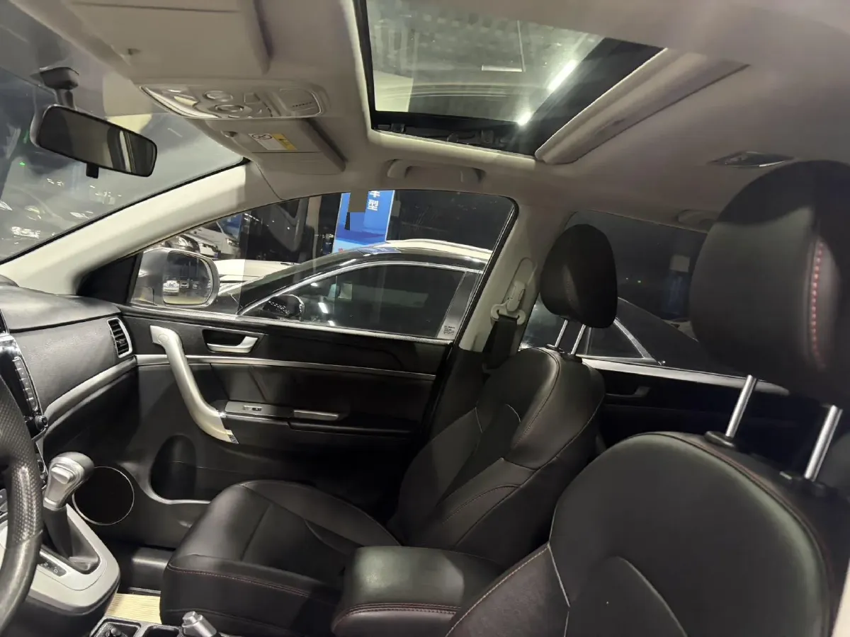 2019 Haval M6 1.5T 150HP L4 7DCT,autocango,china used car exporter,china ev exporter,chinese used car exporter,chinese used ev exporter