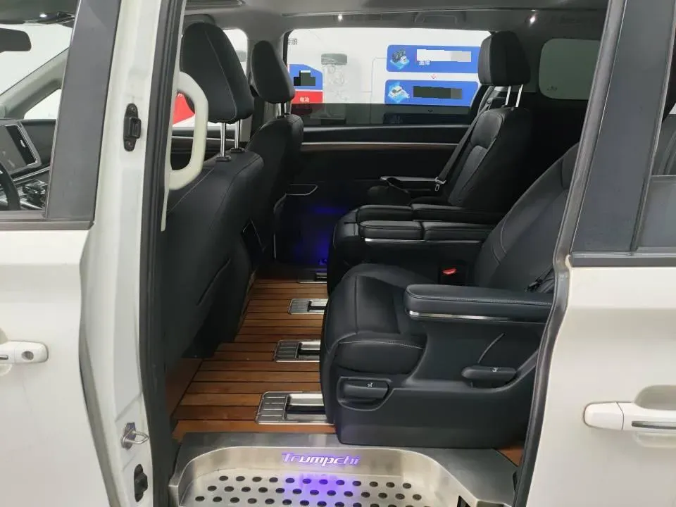 2021 GAC Trumpchi M8 2.0T 252HP L4 8AT,autocango,china used car exporter,china ev exporter,chinese used car exporter,chinese used ev exporter