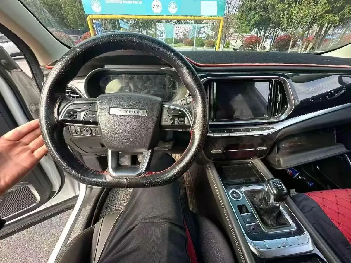 2019 Jetour X90 1.5T 147HP L4 6MT,autocango,china used car exporter,china ev exporter,chinese used car exporter,chinese used ev exporter
