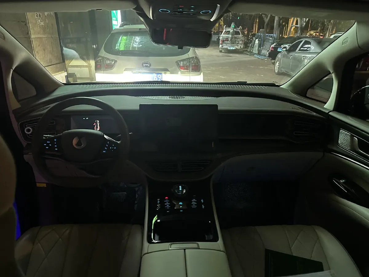 2022 Denza D9 1.5T 139HP L4 E-CVT PHEV 40.06KWH,autocango,china used car exporter,china ev exporter,chinese used car exporter,chinese used ev exporter