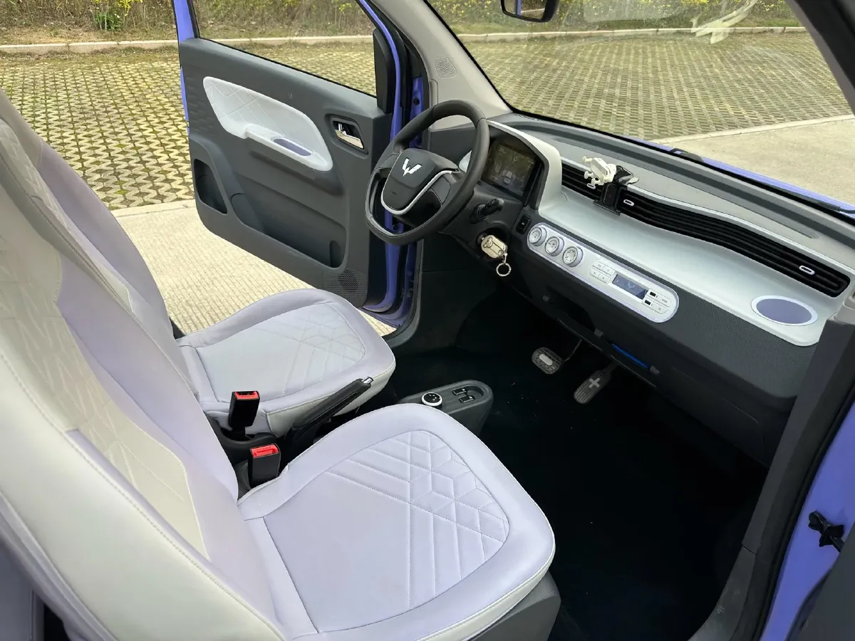 2022 WuLing HongGuang MINI EV BEV 13.9KWH,autocango,china used car exporter,china ev exporter,chinese used car exporter,chinese used ev exporter