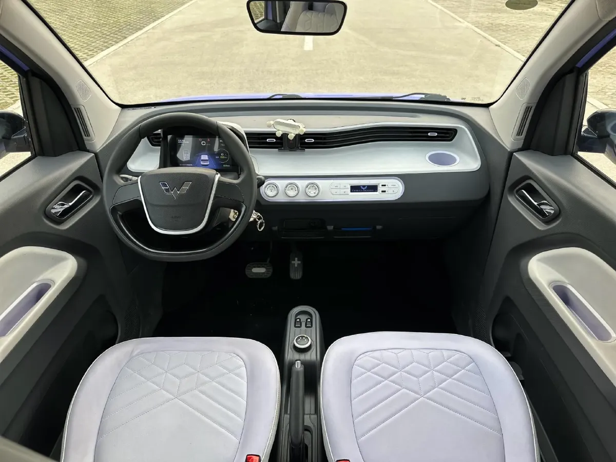 2022 WuLing HongGuang MINI EV BEV 13.9KWH,autocango,china used car exporter,china ev exporter,chinese used car exporter,chinese used ev exporter