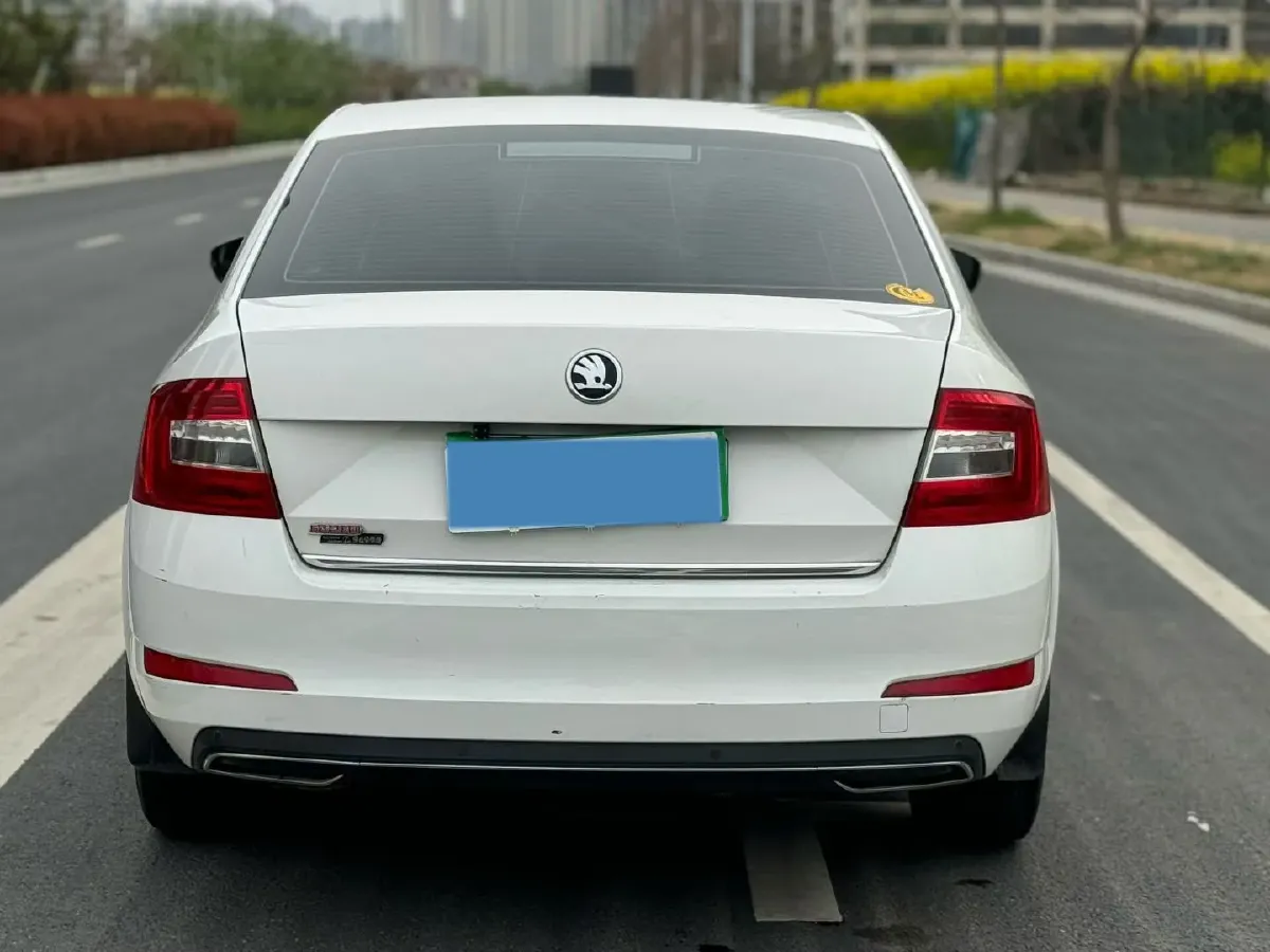 2017 Skoda Octavia 1.6L 110HP L4 5MT,autocango,china used car exporter,china ev exporter,chinese used car exporter,chinese used ev exporter