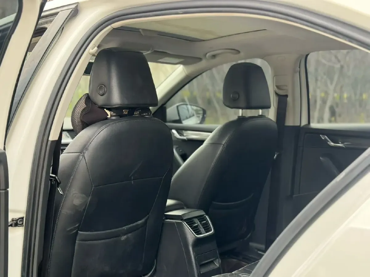 2017 Skoda Octavia 1.6L 110HP L4 5MT,autocango,china used car exporter,china ev exporter,chinese used car exporter,chinese used ev exporter