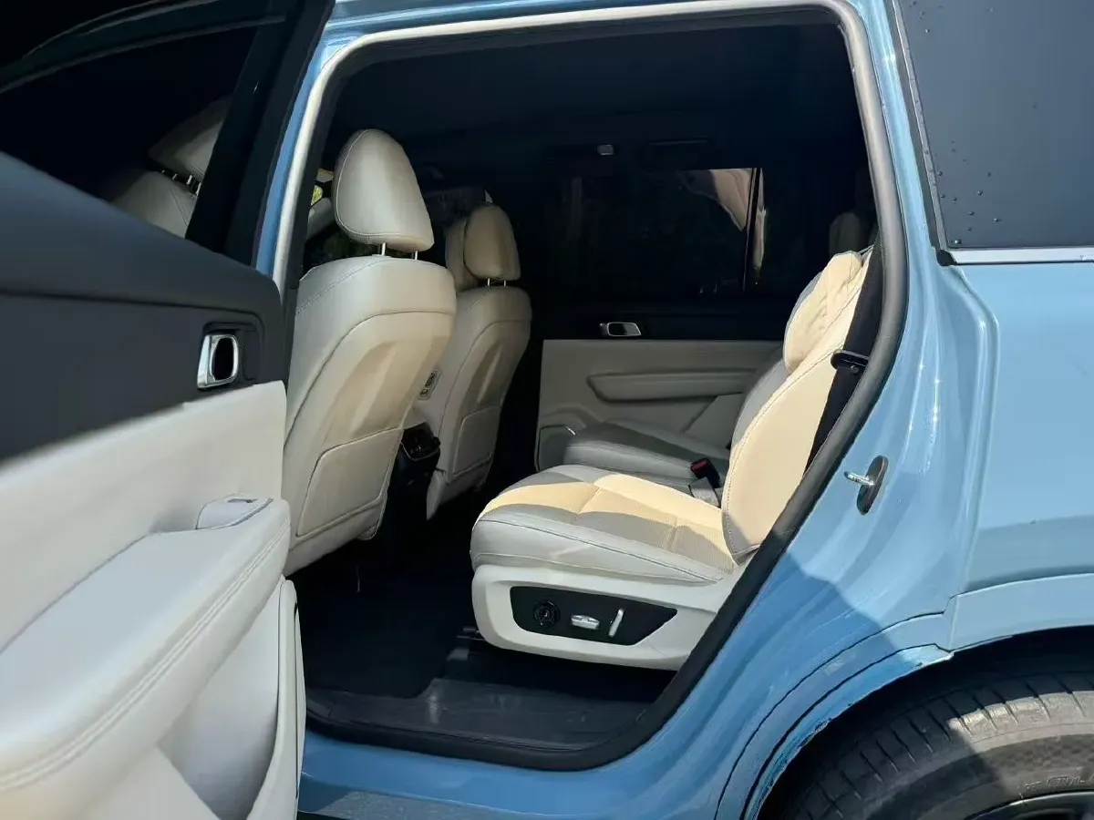 2021 Li ONE Range Extended 131HP REEV 40.5KWH,autocango,china used car exporter,china ev exporter,chinese used car exporter,chinese used ev exporter