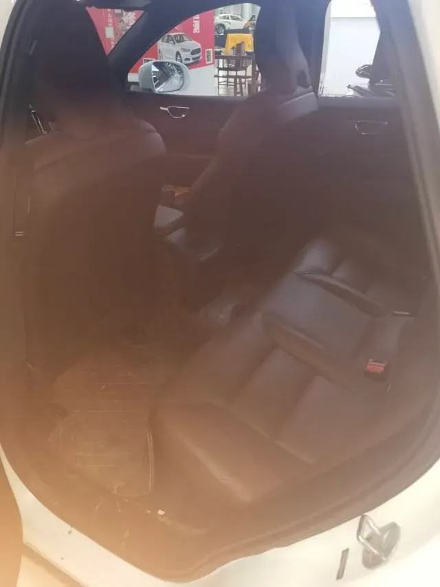 2024 Volvo XC60 PHEV 2.0T 310HP L4 8AT PHEV 18.8KWH,autocango,china used car exporter,china ev exporter,chinese used car exporter,chinese used ev exporter