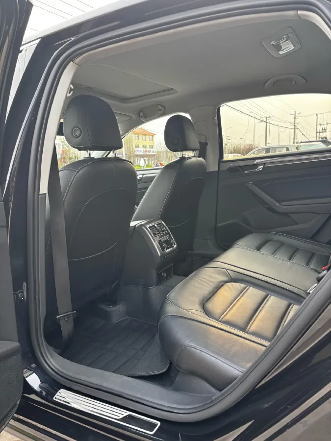 2016 Volkswagen Passat 1.8T 180HP L4 7DCT,autocango,china used car exporter,china ev exporter,chinese used car exporter,chinese used ev exporter