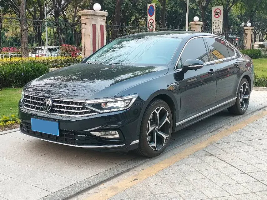 2024 Volkswagen Magotan 2.0T 186HP L4 7DCT,autocango,china used car exporter,china ev exporter,chinese used car exporter,chinese used ev exporter