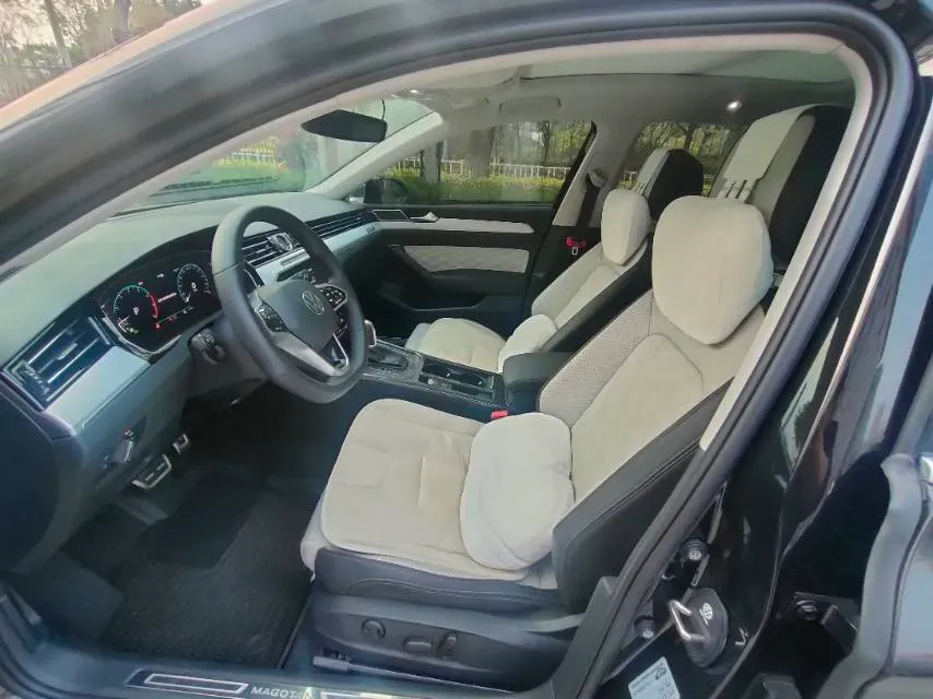 2024 Volkswagen Magotan 2.0T 186HP L4 7DCT,autocango,china used car exporter,china ev exporter,chinese used car exporter,chinese used ev exporter