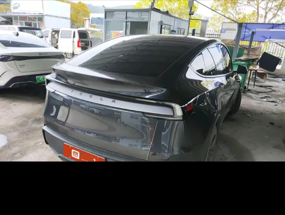 2025 Tesla Model Y BEV 62.5KWH,autocango,china used car exporter,china ev exporter,chinese used car exporter,chinese used ev exporter