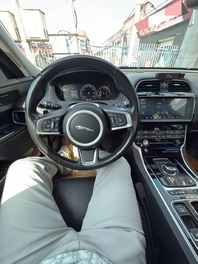 2019 Land Rover Discovery Sport 2.0T 200HP L4 9AT,autocango,china used car exporter,china ev exporter,chinese used car exporter,chinese used ev exporter