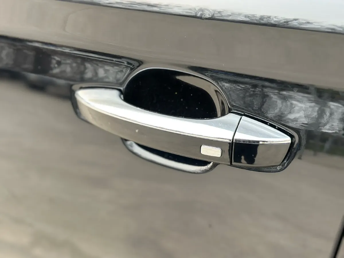 2018 Roewe RX5 2.0T 220HP L4 6DCT,autocango,china used car exporter,china ev exporter,chinese used car exporter,chinese used ev exporter