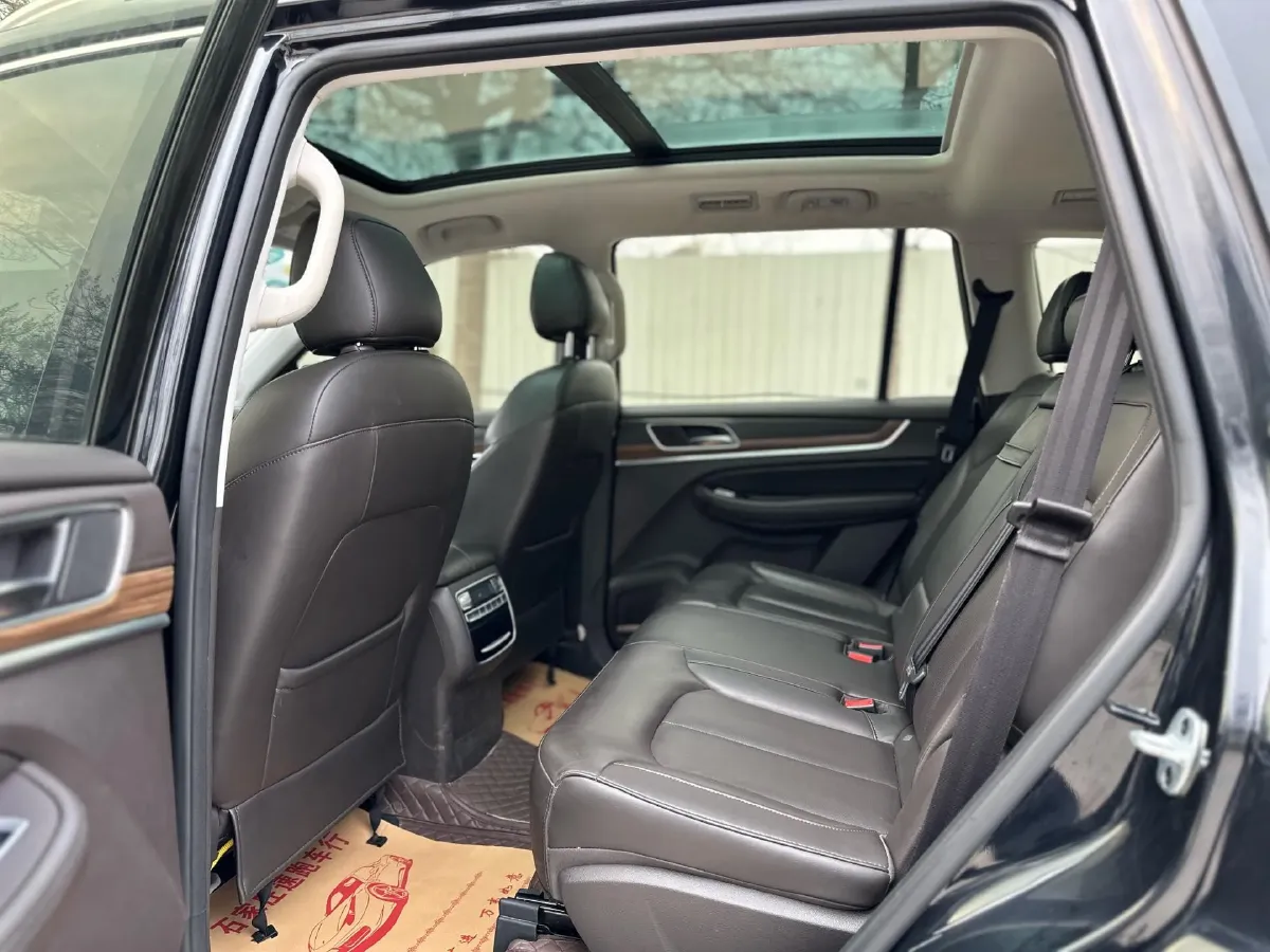 2018 Roewe RX5 2.0T 220HP L4 6DCT,autocango,china used car exporter,china ev exporter,chinese used car exporter,chinese used ev exporter