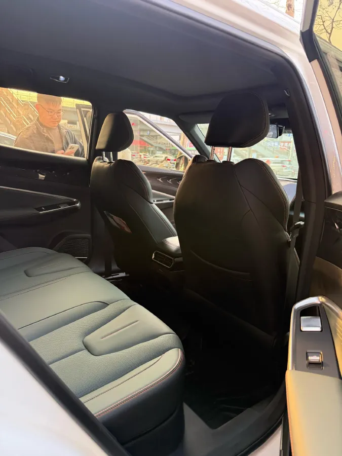 2024 Geely Azkarra 1.5T 181HP L4 7DCT,autocango,china used car exporter,china ev exporter,chinese used car exporter,chinese used ev exporter