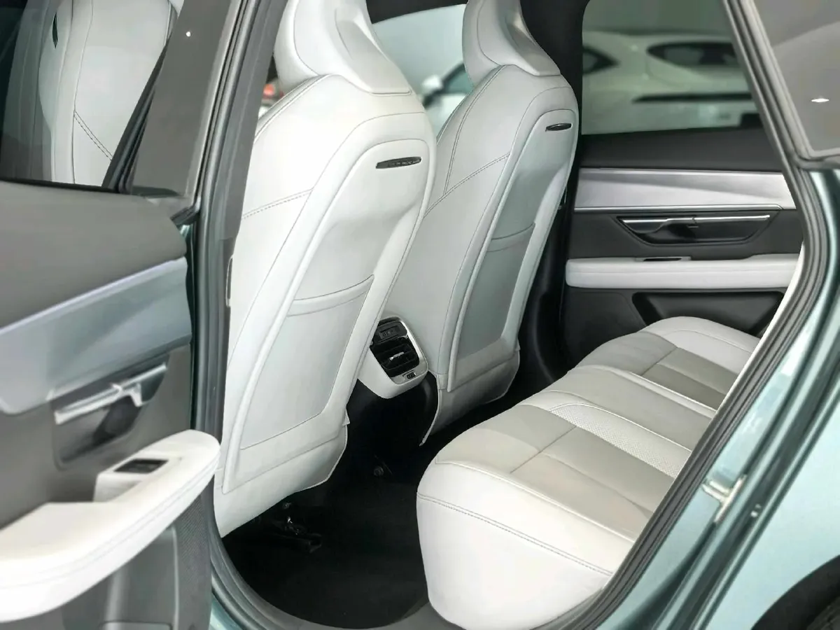 2023 Xpeng P7 BEV 86.2KWH,autocango,china used car exporter,china ev exporter,chinese used car exporter,chinese used ev exporter