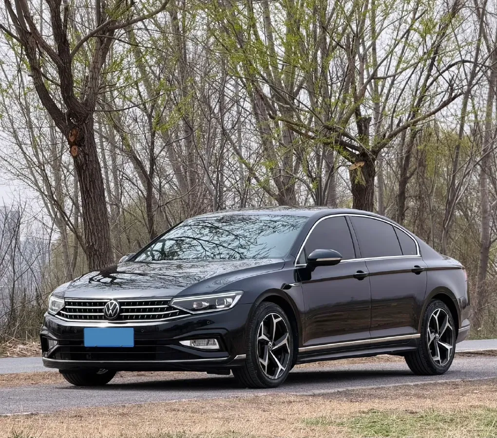 2023 Volkswagen Magotan 2.0T 186HP L4 7DCT,autocango,china used car exporter,china ev exporter,chinese used car exporter,chinese used ev exporter