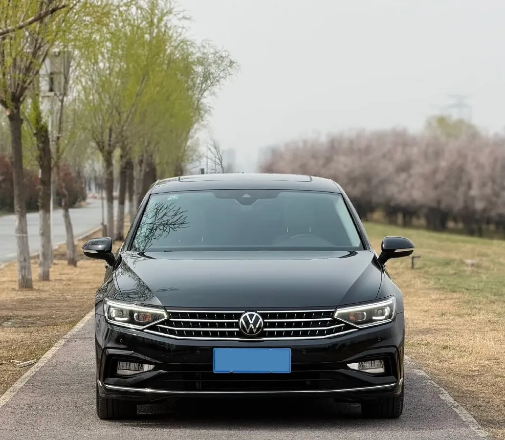 2023 Volkswagen Magotan 2.0T 186HP L4 7DCT,autocango,china used car exporter,china ev exporter,chinese used car exporter,chinese used ev exporter